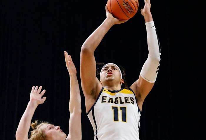 Doryan Onwucheckwa with Jumper